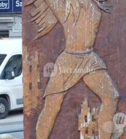 Kopjafa az 1956-os forradalom hőseinek emlékére