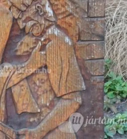 Kopjafa az 1956-os forradalom hőseinek emlékére