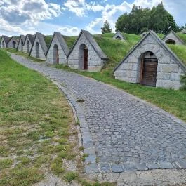 Kőporosi pincesor Hercegkút - Külső kép