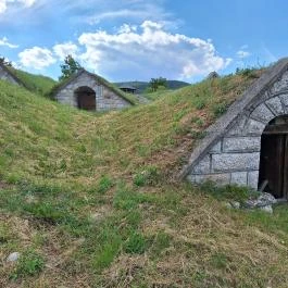 Kőporosi pincesor Hercegkút - Külső kép