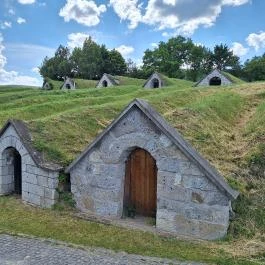 Kőporosi pincesor Hercegkút - Külső kép