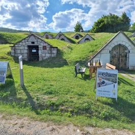 Kőporosi pincesor Hercegkút - Külső kép