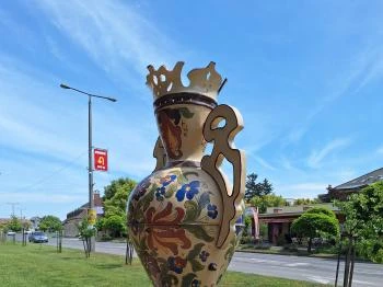 Koronás váza Mezőtúr