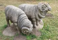 Kos szobor Herceghalom