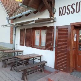 Kossuth Csárda Bakonytamási - Külső kép