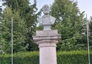 Kossuth Lajos mellszobor Balatonszabadi