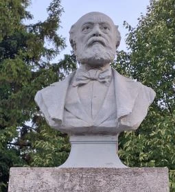 Kossuth Lajos mellszobor