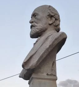 Kossuth Lajos mellszobor