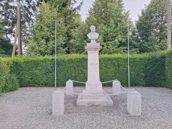 Kossuth Lajos mellszobor Balatonszabadi