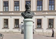 Kossuth Lajos mellszobra Hatvan