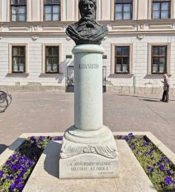 Kossuth Lajos mellszobra