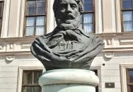 Kossuth Lajos mellszobra Hatvan