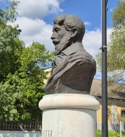 Kossuth Lajos mellszobra