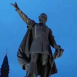 Kossuth Lajos szobra Kecskemét - Külső kép