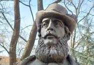 Kossuth Lajos szobra Kisújszállás