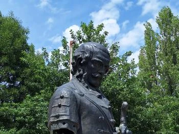 Kossuth Lajos szobra Gyöngyöspata