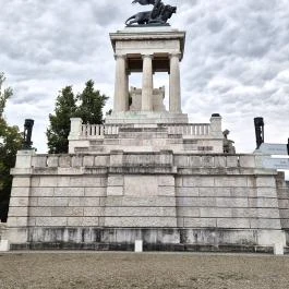 Kossuth-mauzóleum Budapest - Külső kép