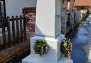 Kossuth-obeliszk Tinnye