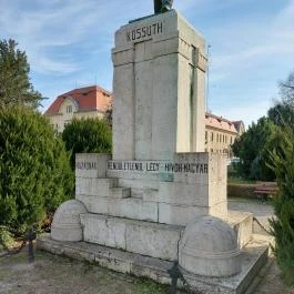 Kossuth szobor Karcag - Egyéb