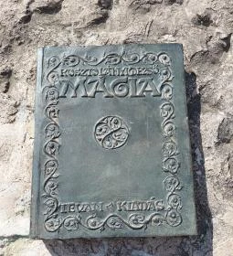 Kosztolányi Dezső szobra