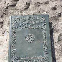 Kosztolányi Dezső szobra, Budapest - Egyéb