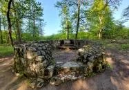 Kovácsi Körtemplom romjai Baj