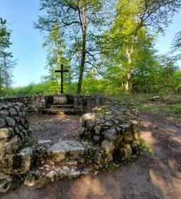 Kovácsi Körtemplom romjai