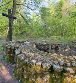 Kovácsi Körtemplom romjai