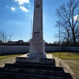 Központi Román Sírkert Hajdúböszörmény - Külső kép