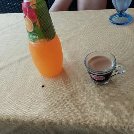 Krisztina Cukrászda, Vértessomló - Étel/ital