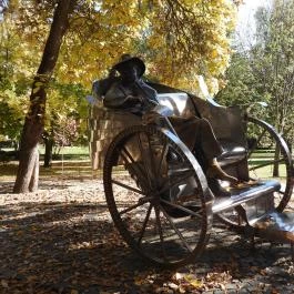 Krúdy Gyula szobra Siófok - Külső kép