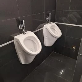 Kuglóf Art Cukrászda, Győr - Mosdó