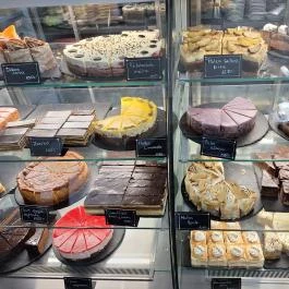 Kuglóf Art Cukrászda, Győr - Étel/ital