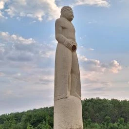 Kun bálvány, Berekfürdő - Egyéb