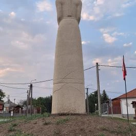 Kun bálvány, Berekfürdő - Egyéb