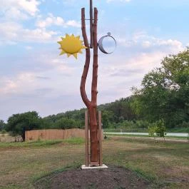 Kun bálvány, Berekfürdő - Külső kép