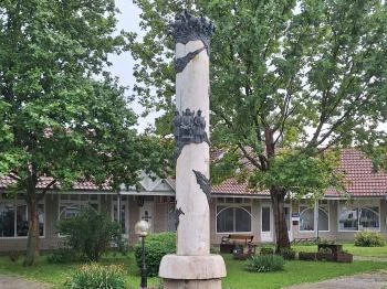 Kun-emlékmű Túrkeve