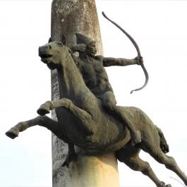 Kun lovas-szobor Kunhegyes - Egyéb