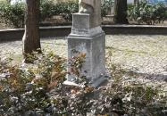 Kun madonna szobra Kisújszállás