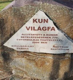 Kun Világfa és kopjafák