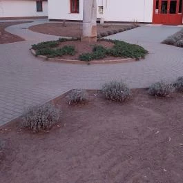 Kunbaba, Kunszállás - Külső kép