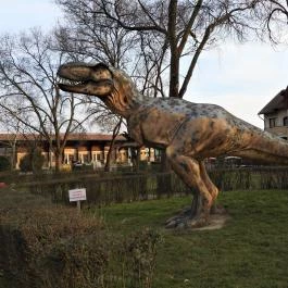 Kunhegyesi Dínó Park Kunhegyes - Külső kép