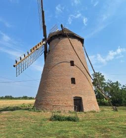 Kunhegyesi szélmalom