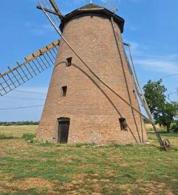 2. legjobb látnivaló: Kunhegyesi szélmalom