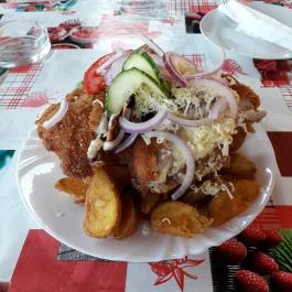 Kúti Presszó & Falatozó, Ajka - Étel/ital