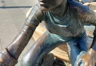 Kutyás lány szobor Budapest