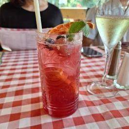 La Piazza Budapest - Étel/ital