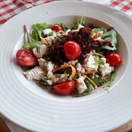 La Piazza Budapest - Étel/ital