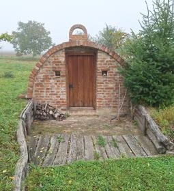 Laci bácsi csőszkunyhója