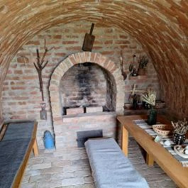 Laci bácsi csőszkunyhója, Hidegség - Belső